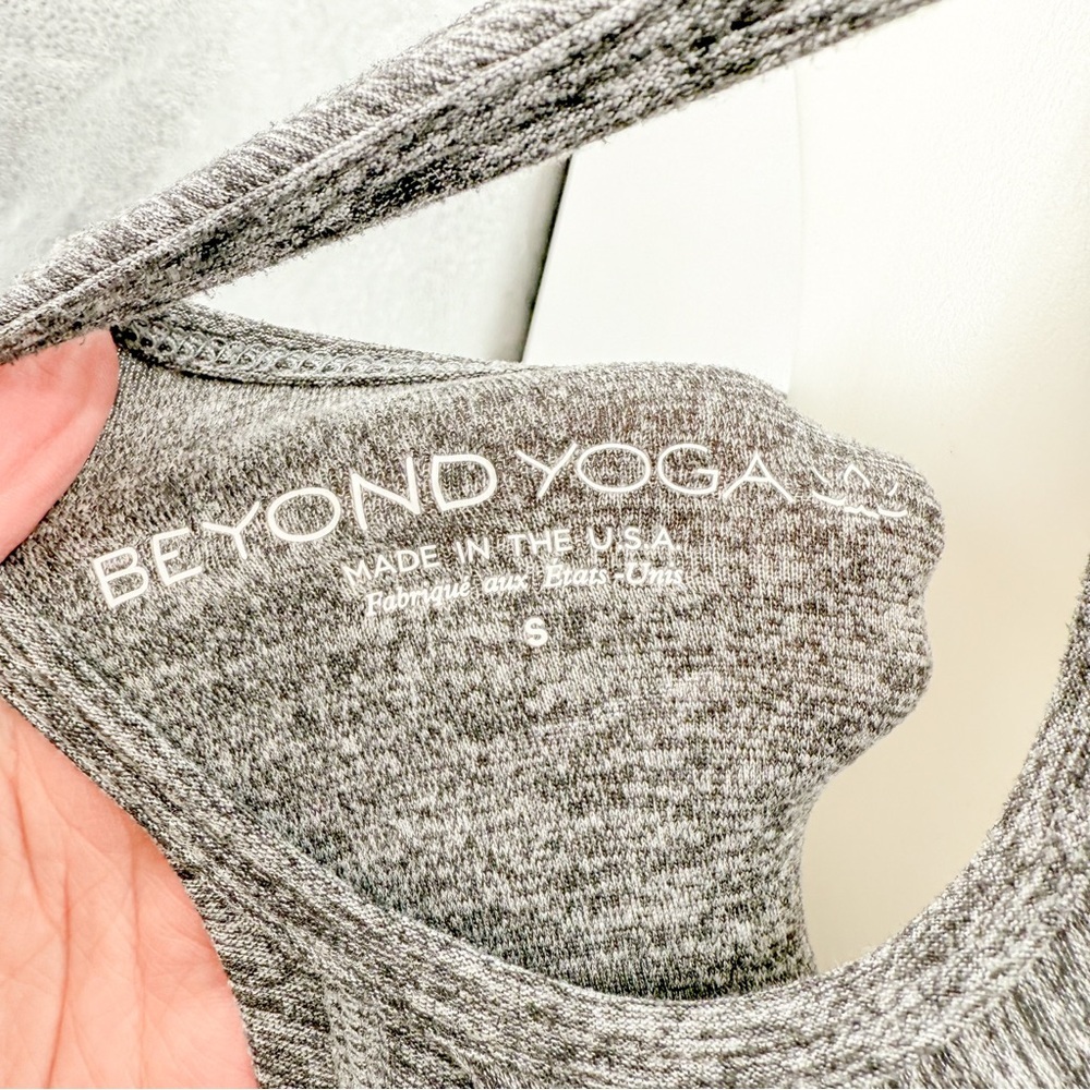 Beyond Yoga Gray Ribbed Fitted Tank Top - Picture 4 of 4